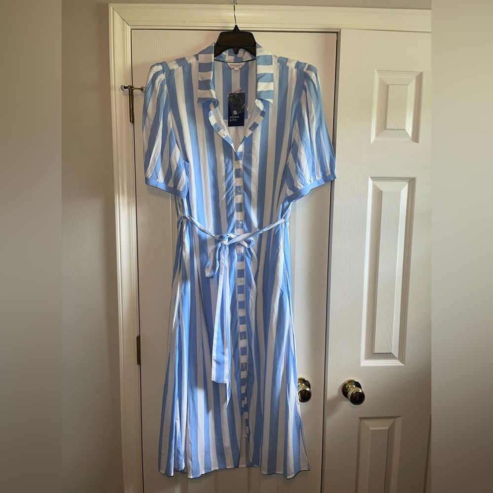 Crown & Ivy Blue and White Buttoned Tie Front Midi Dress (plus size)